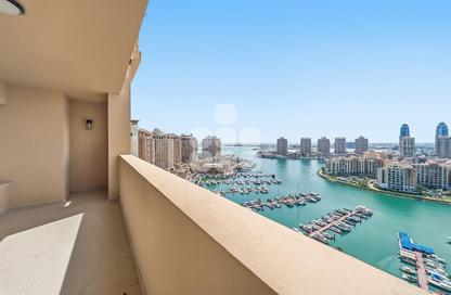 Apartment - 3 Bedrooms - 4 Bathrooms for rent in Tower 22 - Porto Arabia - The Pearl Island - Doha