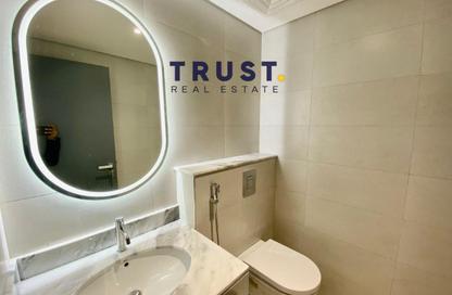 Apartment - 2 Bedrooms - 3 Bathrooms for sale in Barwa Hills - Lusail