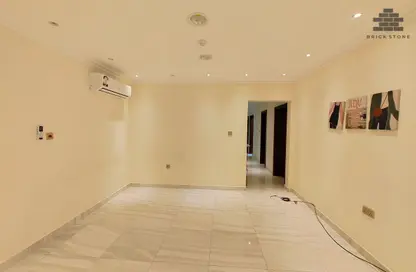 Apartment - 2 Bedrooms - 2 Bathrooms for rent in Al Mansoura - Al Mansoura - Doha