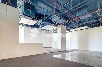 Show Room - Studio - 1 for rent in Burj Al Marina - Marina District - Lusail