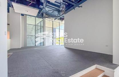 Show Room - Studio - 1 for rent in Burj Al Marina - Marina District - Lusail