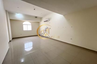 Apartment - 3 Bedrooms - 3 Bathrooms for rent in Thabit Bin Zaid Street - Al Mansoura - Doha Apartment - 3 Bedrooms - 3 Bathrooms for rent in Thabit Bin Zaid Street - Al Mansoura - Doha