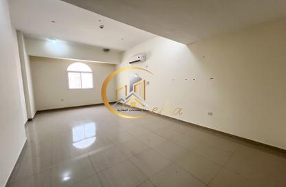 Apartment - 3 Bedrooms - 3 Bathrooms for rent in Thabit Bin Zaid Street - Al Mansoura - Doha Apartment - 3 Bedrooms - 3 Bathrooms for rent in Thabit Bin Zaid Street - Al Mansoura - Doha
