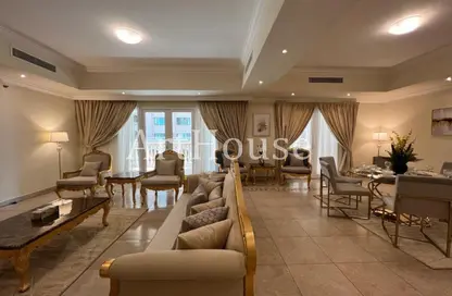 Apartment - 2 Bedrooms - 3 Bathrooms for rent in West Porto Drive - Porto Arabia - The Pearl Island - Doha