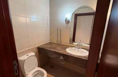 Apartment - 2 Bedrooms - 3 Bathrooms for rent in West Porto Drive - Porto Arabia - The Pearl Island - Doha