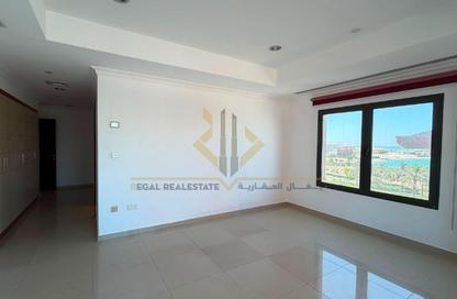 Apartment - 2 Bedrooms - 3 Bathrooms for rent in West Porto Drive - Porto Arabia - The Pearl Island - Doha