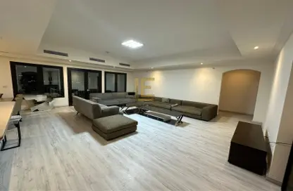 Apartment - 3 Bedrooms - 3 Bathrooms for rent in West Porto Drive - Porto Arabia - The Pearl Island - Doha