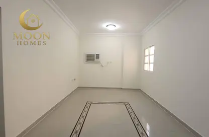 شقة - غرفة نوم - 1 حمام للايجار في فريج عبد العزيز - فريج عبد العزيز - الدوحة شقة - غرفة نوم - 1 حمام للايجار في فريج عبد العزيز - فريج عبد العزيز - الدوحة