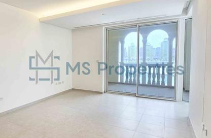 Apartment - 2 Bedrooms - 4 Bathrooms for sale in Viva East - Viva Bahriyah - The Pearl Island - Doha