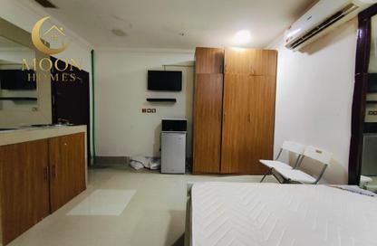 Apartment - Studio - 1 Bathroom for rent in Umm Ghwailina Comm - Umm Ghuwalina - Umm Ghuwailina - Doha