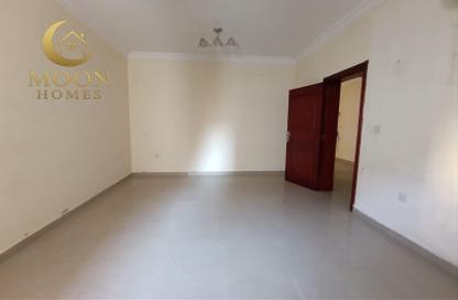 Apartment - 1 Bedroom - 2 Bathrooms for rent in Umm Ghuwailina 4 - Umm Ghuwailina - Doha