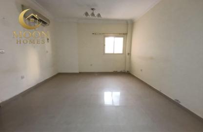 Apartment - 1 Bedroom - 2 Bathrooms for rent in Umm Ghuwailina 4 - Umm Ghuwailina - Doha Apartment - 1 Bedroom - 2 Bathrooms for rent in Umm Ghuwailina 4 - Umm Ghuwailina - Doha