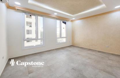 Apartment - 2 Bedrooms - 2 Bathrooms for rent in Umm Ghwailina Comm - Umm Ghuwalina - Umm Ghuwailina - Doha