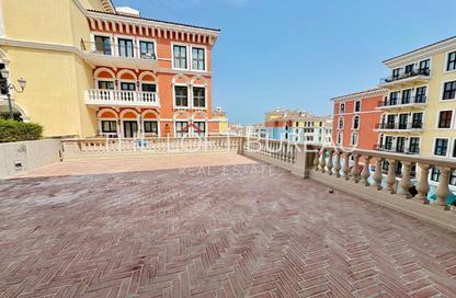 Apartment - 3 Bedrooms - 3 Bathrooms for rent in Teatro - Qanat Quartier - The Pearl Island - Doha