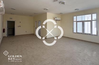 Warehouse - Studio for rent in East Industrial Street - Birkat Al Awamer - Al Wakra
