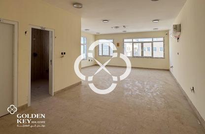 Warehouse - Studio for rent in East Industrial Street - Birkat Al Awamer - Al Wakra