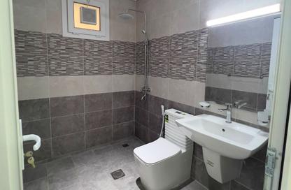 Apartment - 2 Bedrooms - 3 Bathrooms for rent in Ammar Bin Yasser Street - Al Aziziyah - Doha