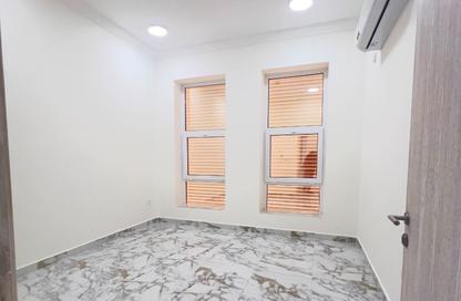 Apartment - 2 Bedrooms - 3 Bathrooms for rent in Ammar Bin Yasser Street - Al Aziziyah - Doha