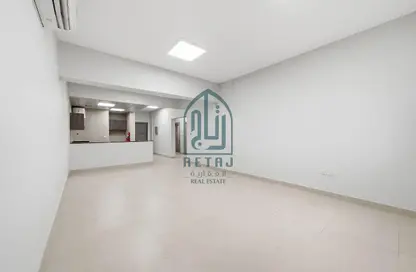 شقة - 2 غرف نوم - 2 حمامات للايجار في سلاطة القديمة - سلاطة - الدوحة