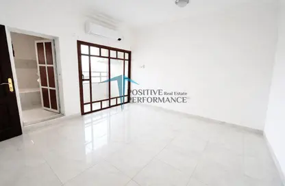 Apartment - 3 Bedrooms - 3 Bathrooms for rent in Madinat Khalifa South - Madinat Khalifa - Doha