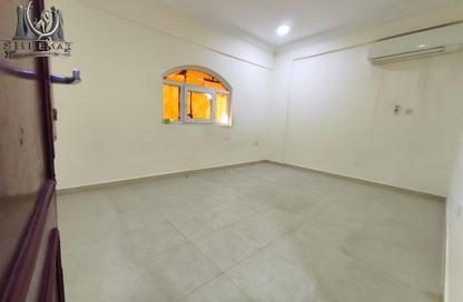 Apartment - 2 Bedrooms - 1 Bathroom for rent in Umm Ghwailina Comm - Umm Ghuwalina - Umm Ghuwailina - Doha Apartment - 2 Bedrooms - 1 Bathroom for rent in Umm Ghwailina Comm - Umm Ghuwalina - Umm Ghuwailina - Doha