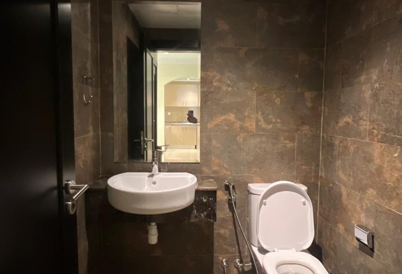 1BHK Fully Furnished| Side Sea View| Porto arabia thumbnail 5