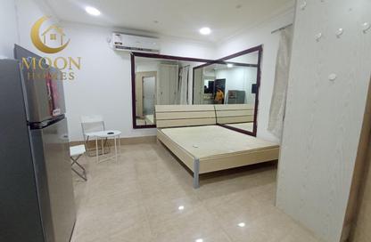 Apartment - Studio - 1 Bathroom for rent in Umm Ghuwalina - Umm Ghuwailina - Doha