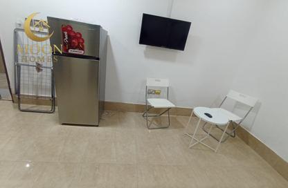 Apartment - Studio - 1 Bathroom for rent in Umm Ghuwalina - Umm Ghuwailina - Doha