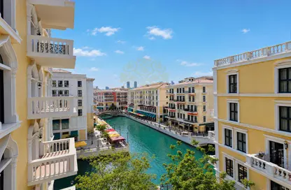 Apartment - 3 Bedrooms - 3 Bathrooms for sale in Carnaval - Qanat Quartier - The Pearl Island - Doha