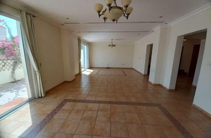 Compound - 3 Bedrooms - 4 Bathrooms for rent in Souk Rawda 3 - Al Nasr - Doha