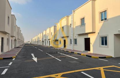Villa - 6 Bedrooms - 6 Bathrooms for rent in Al Kheesa - Al Kheesa - Umm Salal Mohammed