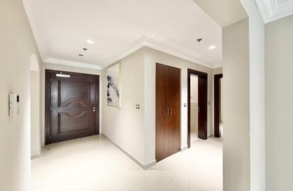 Apartment - 2 Bedrooms - 2 Bathrooms for rent in East Porto Drive - Porto Arabia - The Pearl Island - Doha