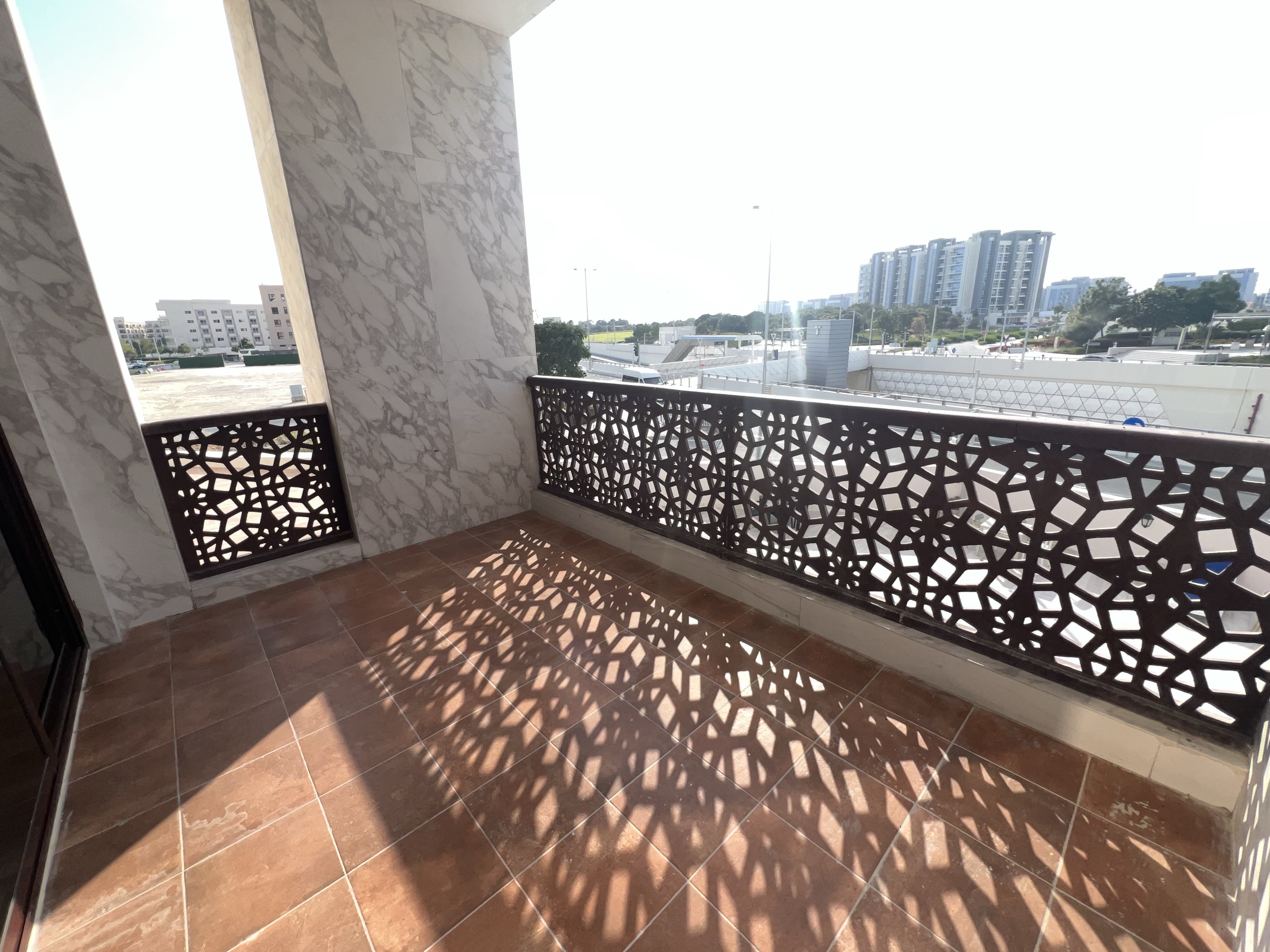 Huge unit | 1BR SF | Bills included | city view|