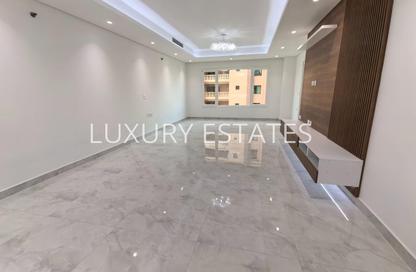 Apartment - 2 Bedrooms - 3 Bathrooms for sale in East Porto Drive - Porto Arabia - The Pearl Island - Doha Apartment - 2 Bedrooms - 3 Bathrooms for sale in East Porto Drive - Porto Arabia - The Pearl Island - Doha