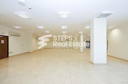 Office Space - Studio - 1 for rent in Industrial Area 4 - Industrial Area - Industrial Area - Doha