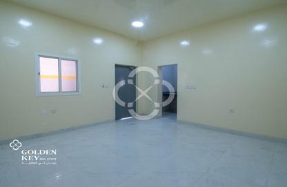 Warehouse - Studio - 2 for rent in Argentine Neighbourhood - Birkat Al Awamer - Al Wakra