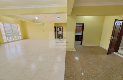 Apartment - 2 Bedrooms - 2 Bathrooms for rent in Al Mansoura - Al Mansoura - Doha