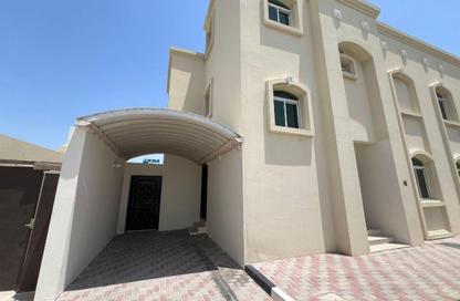 Villa - 4 Bedrooms - 4 Bathrooms for rent in Mesaimeer Road - Abu Hamour - Doha