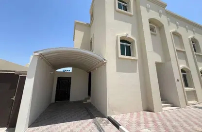 Villa - 4 Bedrooms - 4 Bathrooms for rent in Mesaimeer Road - Abu Hamour - Doha