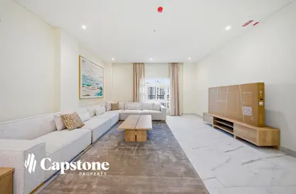 Apartment - 2 Bedrooms - 3 Bathrooms for rent in Giardino Village - The Pearl Island - Doha