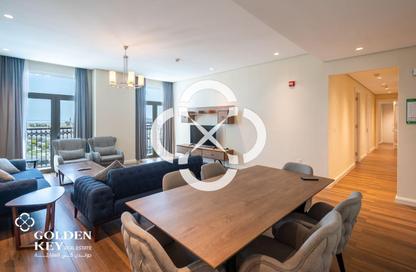 Apartment - 3 Bedrooms - 4 Bathrooms for rent in The Garden - Floresta Gardens - The Pearl Island - Doha