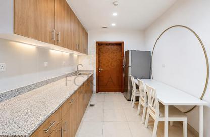 Apartment - 1 Bedroom - 2 Bathrooms for rent in West Porto Drive - Porto Arabia - The Pearl Island - Doha