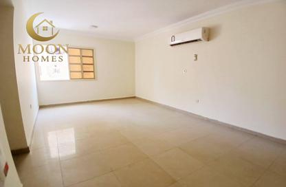 Apartment - 2 Bedrooms - 2 Bathrooms for rent in Al Mansoura - Al Mansoura - Doha