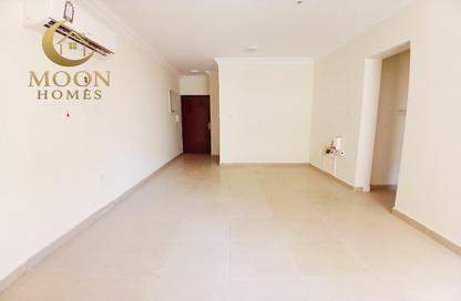 Apartment - 2 Bedrooms - 2 Bathrooms for rent in Al Mansoura - Al Mansoura - Doha