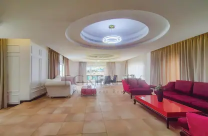 مجمع سكني - 5 غرف نوم - 6 حمامات للايجار في وست باي لاجون - بحيرة وست لاجون - الدوحة