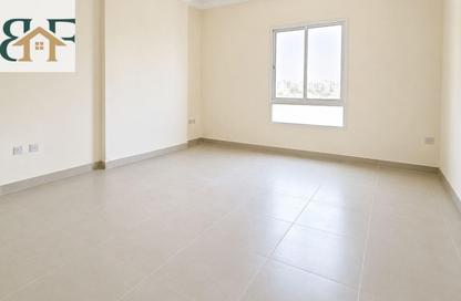 Apartment - 3 Bedrooms - 3 Bathrooms for rent in Al Mansoura - Al Mansoura - Doha