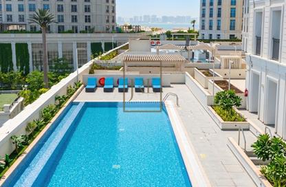 Apartment - 2 Bedrooms - 5 Bathrooms for sale in Floresta Gardens - Floresta Gardens - The Pearl Island - Doha
