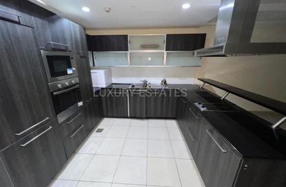 Apartment - Studio - 1 Bathroom for rent in Porto Arabia - The Pearl Island - Doha
