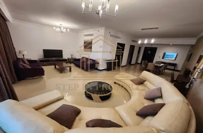 Apartment - 2 Bedrooms - 3 Bathrooms for rent in West Bay Tower - West Bay - West Bay - Doha