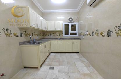 Apartment - 2 Bedrooms - 3 Bathrooms for rent in Al Muntazah Street - Al Muntazah - Doha
